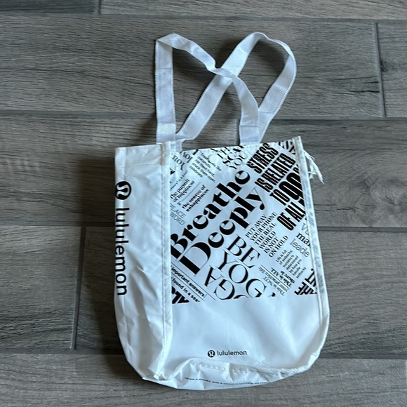 Lululemon reusable bag - Picture 3 of 4